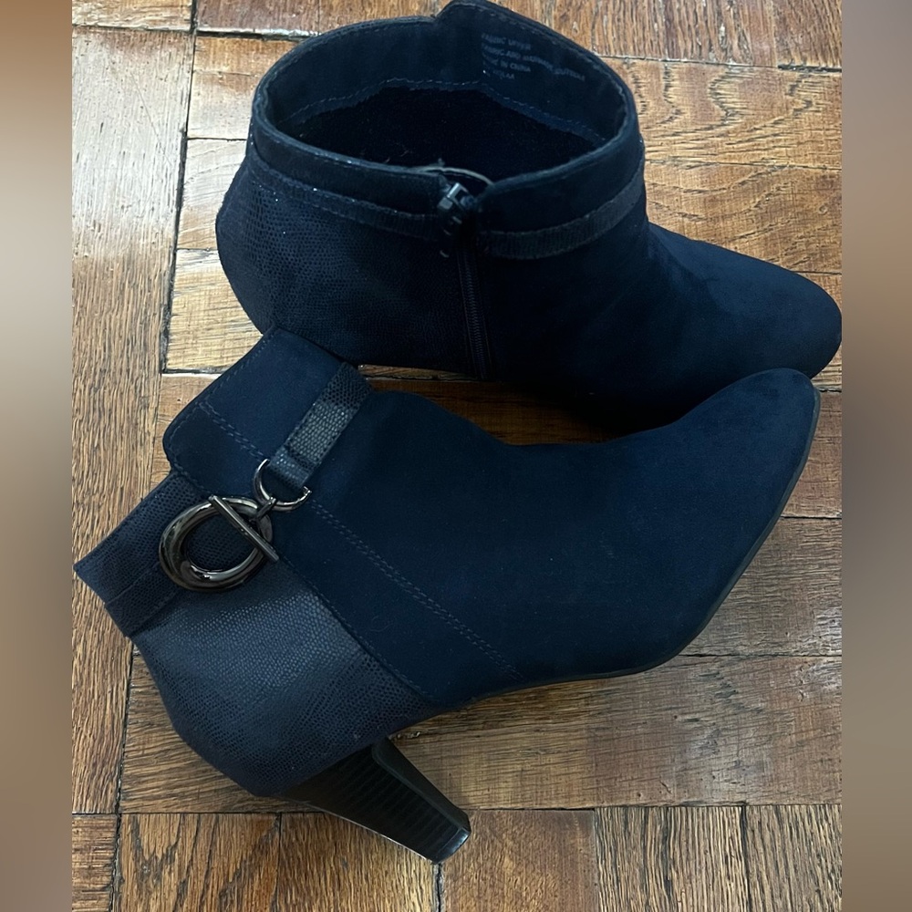 Elegant Navy Blue Ankle Boots